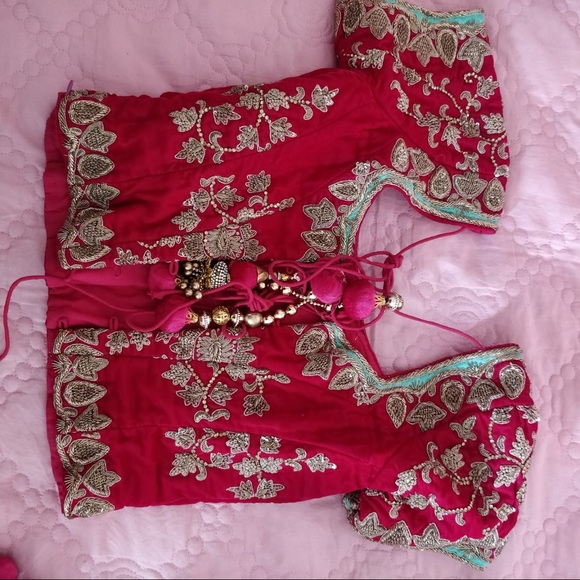 Beautiful Wedding Lehenga stitched - Picture 4 of 6